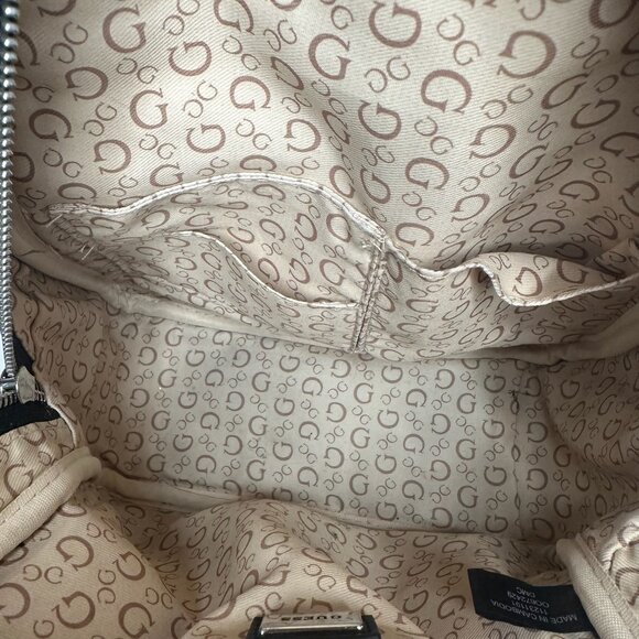 mini GUESS backpack with a floral pattern - Picture 10 of 13
